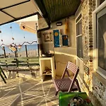 別荘 Fenia's Beachfront House *