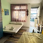 Fenia's Beachfront House * Skála Kallirákhis