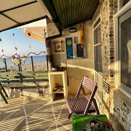 Ferienhaus Fenia's Beachfront House *