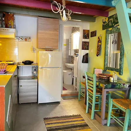 Dom wakacyjny Fenia's Beachfront House