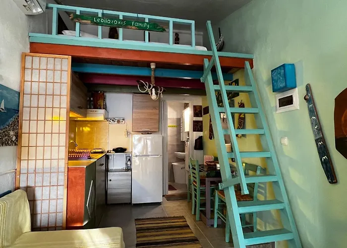 Fenia's Beachfront House Dom wakacyjny *