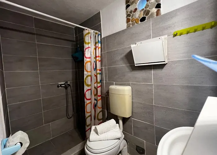 Dom wakacyjny Fenia's Beachfront House *